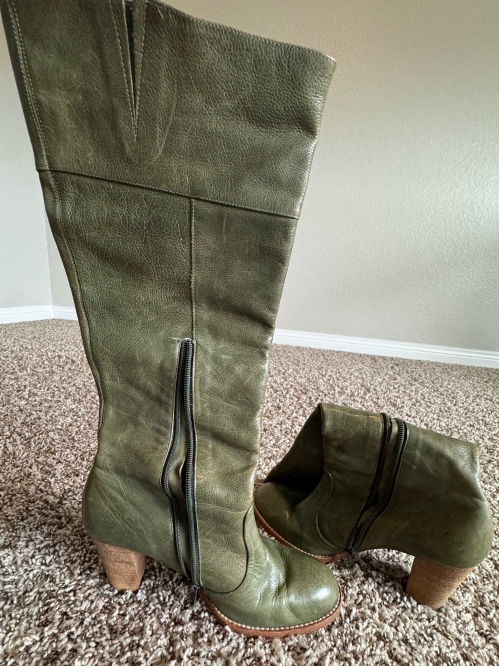 Women's boot by Vero Cuoio 8/38 (us/euro).